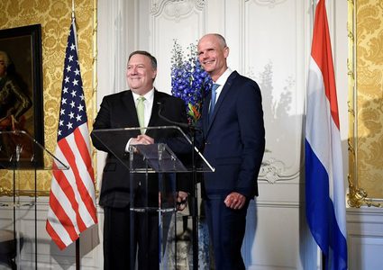 بومبيو يضغط على هولندا كي تشدد مواقفها إزاء التكنولوجيا الصينية