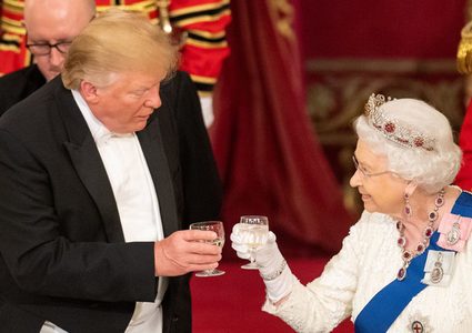 ترامب يغري بريطانيا بصفقة تجارية