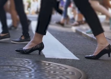 الآلاف ينضمون لحملة "الكعب العالي" في اليابان!