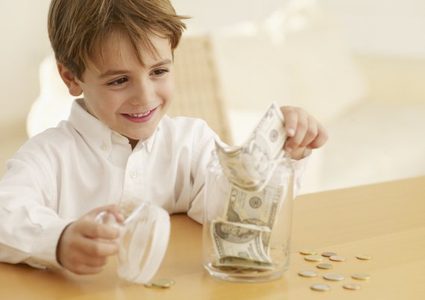 تعرف على التأثير النفسي لـ"العيدية" على الأطفال