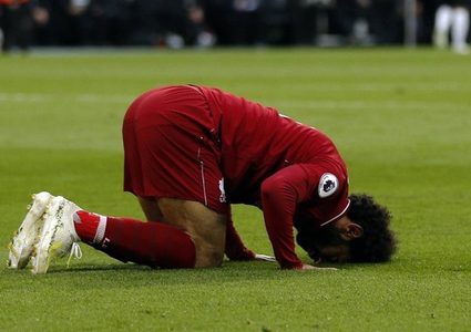 صلاح ينفجر غضبا بسبب حرمانه صلاة العيد في مصر