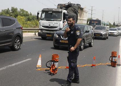 الإعلام العبري يزعم إصابة مستوطن بعملية طعن شمال تل أبيب