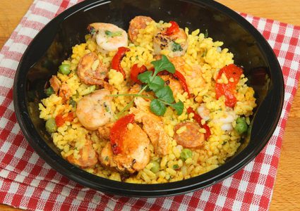 طريقة عمل الارز بالجمبري وقطع الدجاج