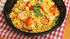 طريقة عمل الارز بالجمبري وقطع الدجاج