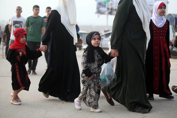 الظروف الاقتصادية تحرم عائلات غزة من زيارة أرحامها في العيد
