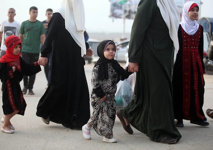 الظروف الاقتصادية تحرم عائلات غزة من زيارة أرحامها في العيد