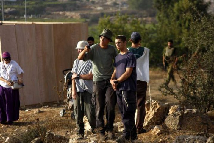 مستوطنون يستولون على أراض زراعية غرب بيت لحم