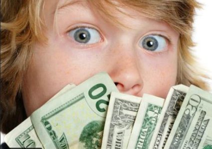 تحذير:التفرقة بين أطفالك في توزيع العيدية قد تسبب لهم مشاكل نفسية