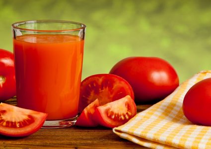 عصير الطماطم.. كوب واحد يوميا لخفض ضغط الدم