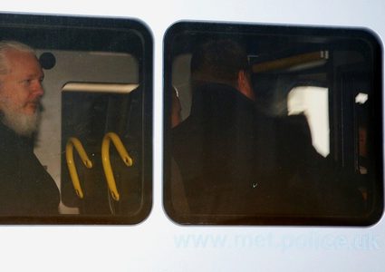 ويكيليكس: الولايات المتحدة تعد تهما جديدة لأسانج