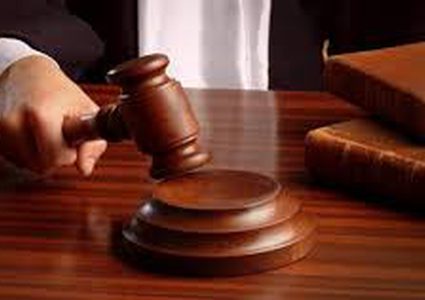 "تنورة" محامية تطيح قاضيًا تركيًا من منصبه