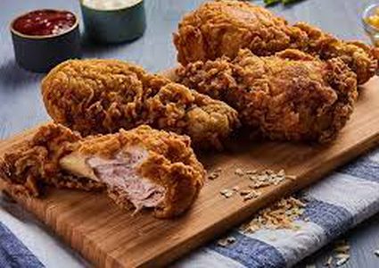 كنتاكي إندونيسيا يثير الجدل بعد وجبة "جلد" الدجاج المقلي