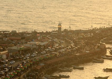 ميناء غزة ممتلئ بالمواطنين أيام العيد