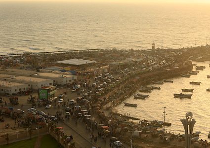 ميناء غزة ..مكتظ بالمصطافين أيام عيد الفطر