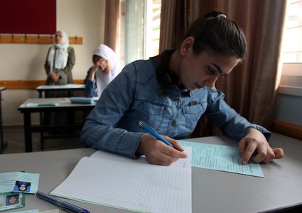 طلبة التوجيهي يقدمون امتحان التربية الدينية في فلسطين