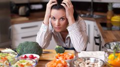 أبرز الأطعمة التي تخلصك من القلق الدائم