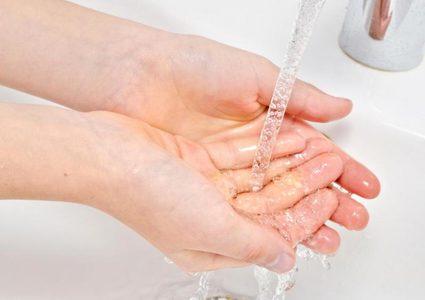 أسباب تغير شكل الجلد عند الإستحمام