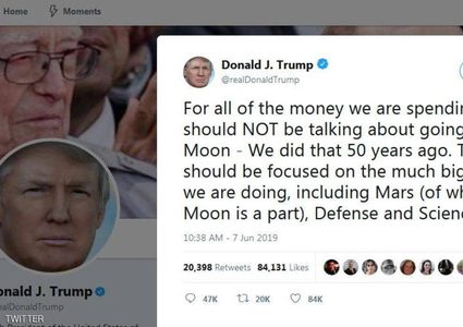 ترامب يهاجم "ناسا" ويعلن القمر جزءًا من المريخ