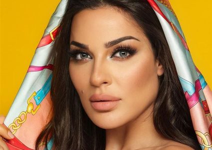 بعد ظهور نادين نجيم... شاهدوا فنانة سورية قصّت شعرها "على الصفر"