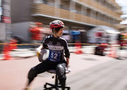 في كوكب اليابان.. دم وعرق لكن بلا دموع في سباق للكراسي