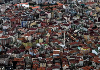 رعب في الشارع... الاعتداء على سائحات عربيات بالضرب