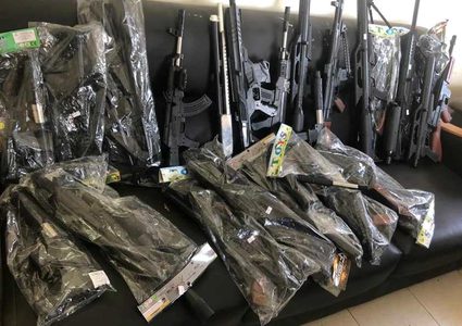 ضبط ألعاب نارية ممنوعة من التداول في الخليل