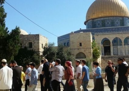 الأوقاف:الاحتلال انتهك ودنّس الأقصى أكثر من 30 مرة الشهر الماضي