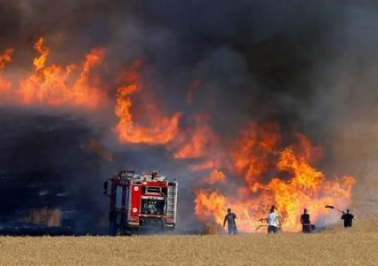 الاحتلال يفتعل حريقا في الجولان يمتد إلى القنيطرة