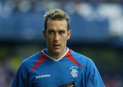 لاعب كرة قدم يفضل الموت على الألم!