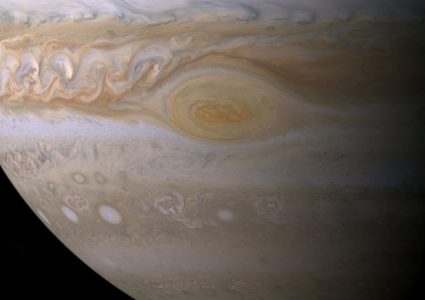 ظاهرة فلكية مثيرة في سماء فلسطين الليلة