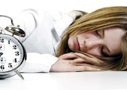 ساعات النوم غير المتناسقة تضاعف خطر السمنة والقلب بمقدار الثلث