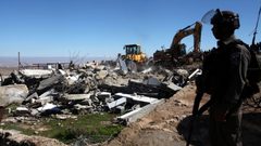 طولكرم: قوات الاحتلال تستولي على كرفان زراعي في خربة جبارة