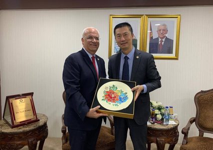 عريقات يثمن مواقف الصين الثابتة من القضية الفلسطينية