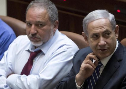 ليبرمان مهاجماً نتنياهو : مايهمني هو فوز معسكر اليمين