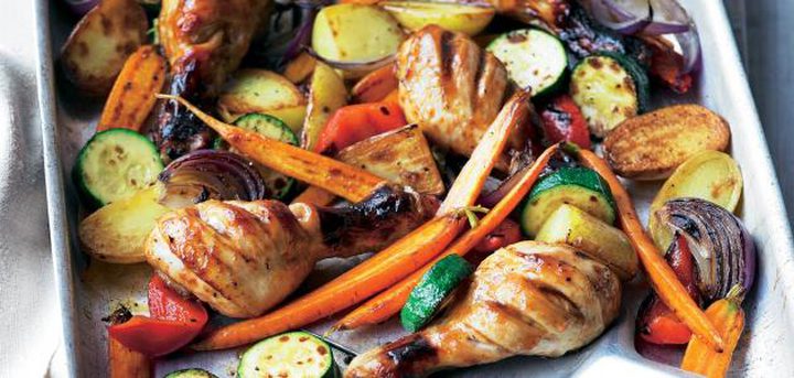 صينية دجاج بالخضار بالفرن