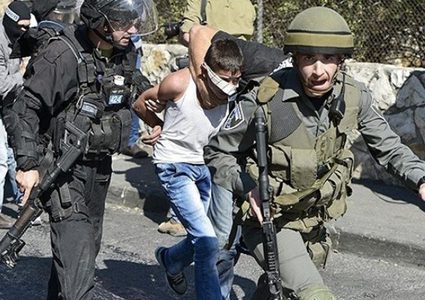 سلطات الاحتلال تفرج عن طفل مقدسي وتمدد اعتقال آخر