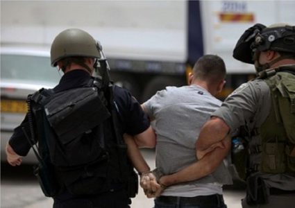 الاحتلال يعتقل شاباً بزعم تنفيذه عملية طعن