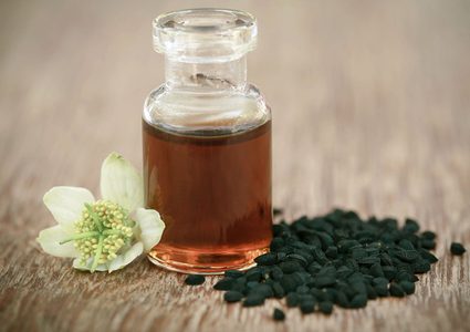 زيت حبة البركة كنز من الفوائد للشعر والبشرة