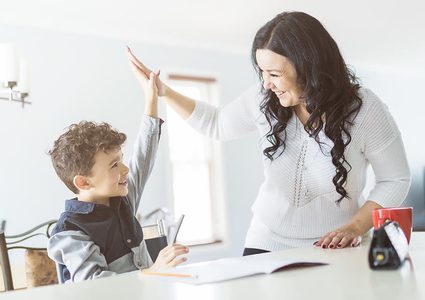 أمور يجب على الأم تقبلها في تربية الطفل