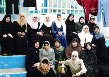 الأسيرات في سجن الدامون يهددن بالإضراب عن الطعام