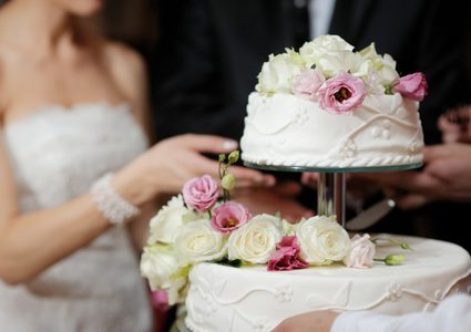 مثير للجدل.. تعرف على عقد الزواج "الأغلى" في العراق