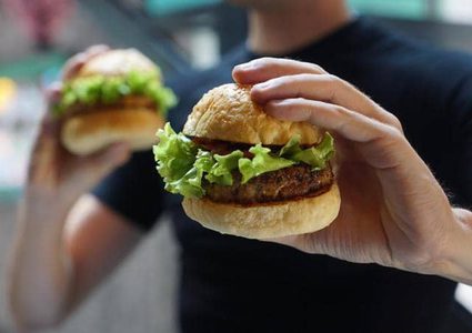 ماذا يحدث لجسمك حين تفرط في تناول الوجبات السريعة؟