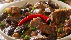 صينية لحم بالفرن مع الفطر