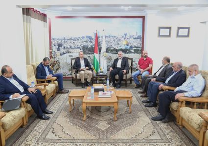 ميلادينوف وهنية يبحثان تفاهمات التهدئة وتنفيذ بنودها