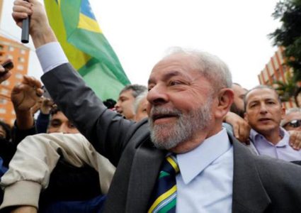 محامون يطالبون بالإفراج عن الرئيس البرازيلي الأسبق لولا دا سيلفا