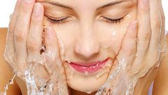 تعرفي على فوائد الماء البارد على بشرتك