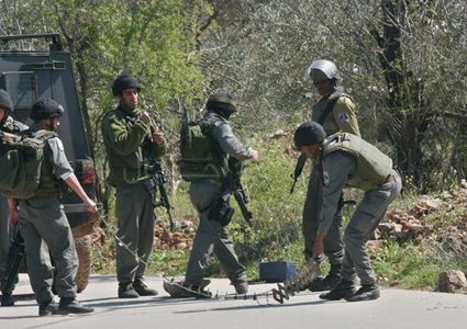 جنود الاحتلال يعتدون على عامل من جنين