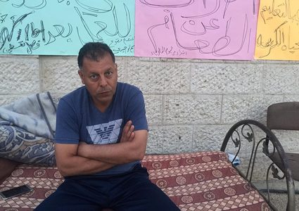 على طاولة "الأونروا" .. باسم الوحيدي مضرب عن الطعام منذ أيام