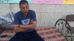 على طاولة "الأونروا" .. باسم الوحيدي مضرب عن الطعام منذ أيام