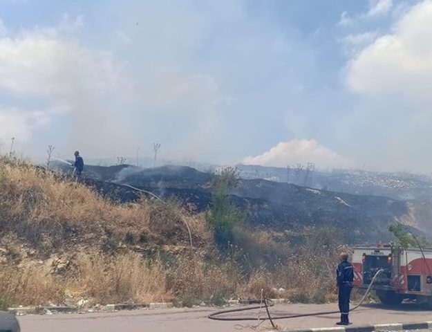 إطفائية بلدية الخليل تخمد عدة حرائق